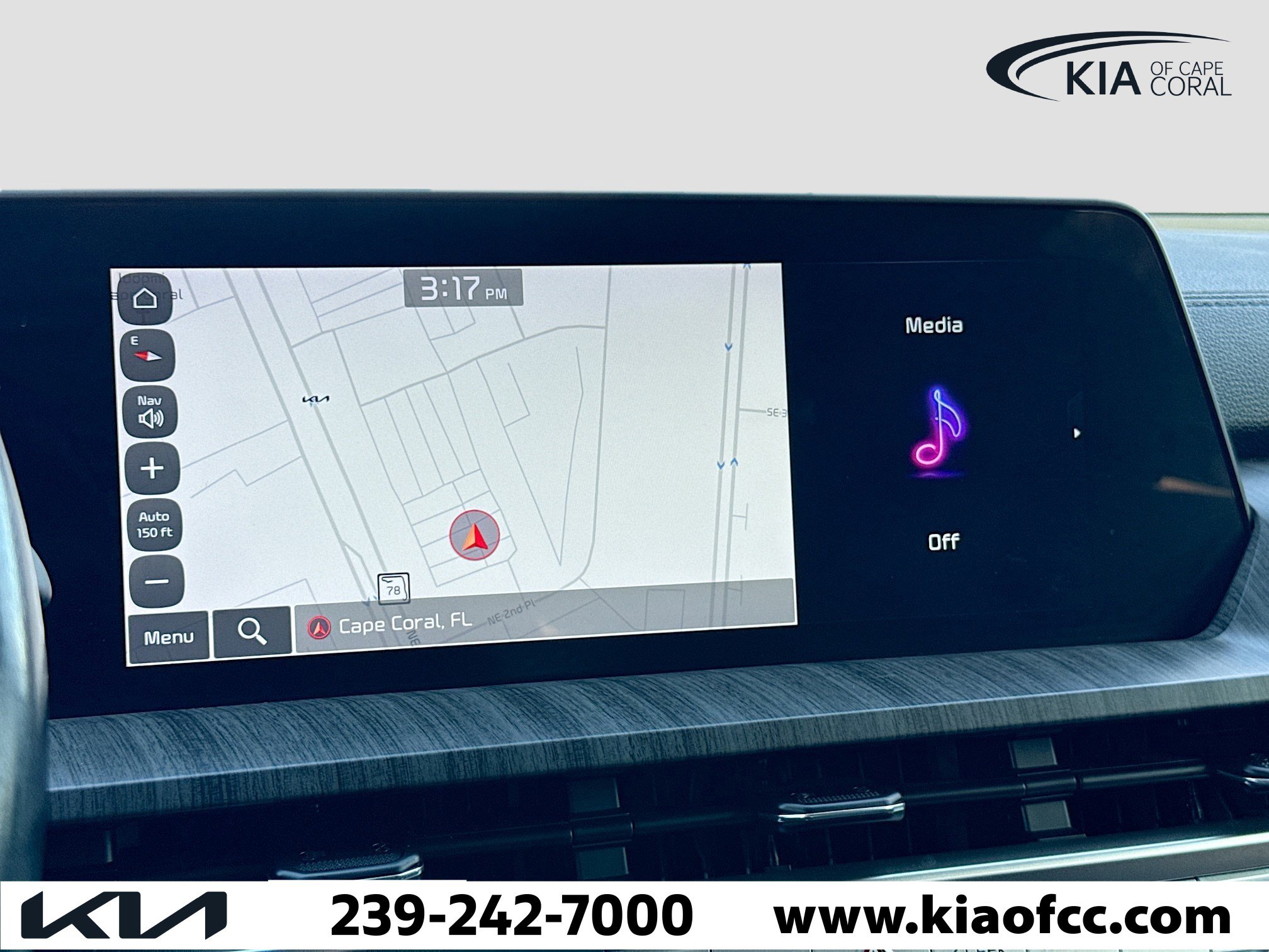 Used 2023 Kia Telluride EX w/ EX Captain's Chair Package image 34