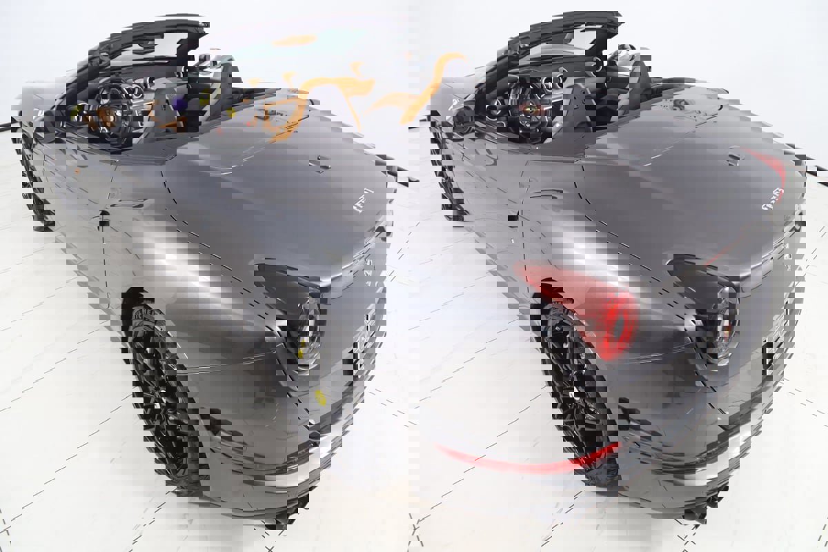 Used 2018 Ferrari California T image 39