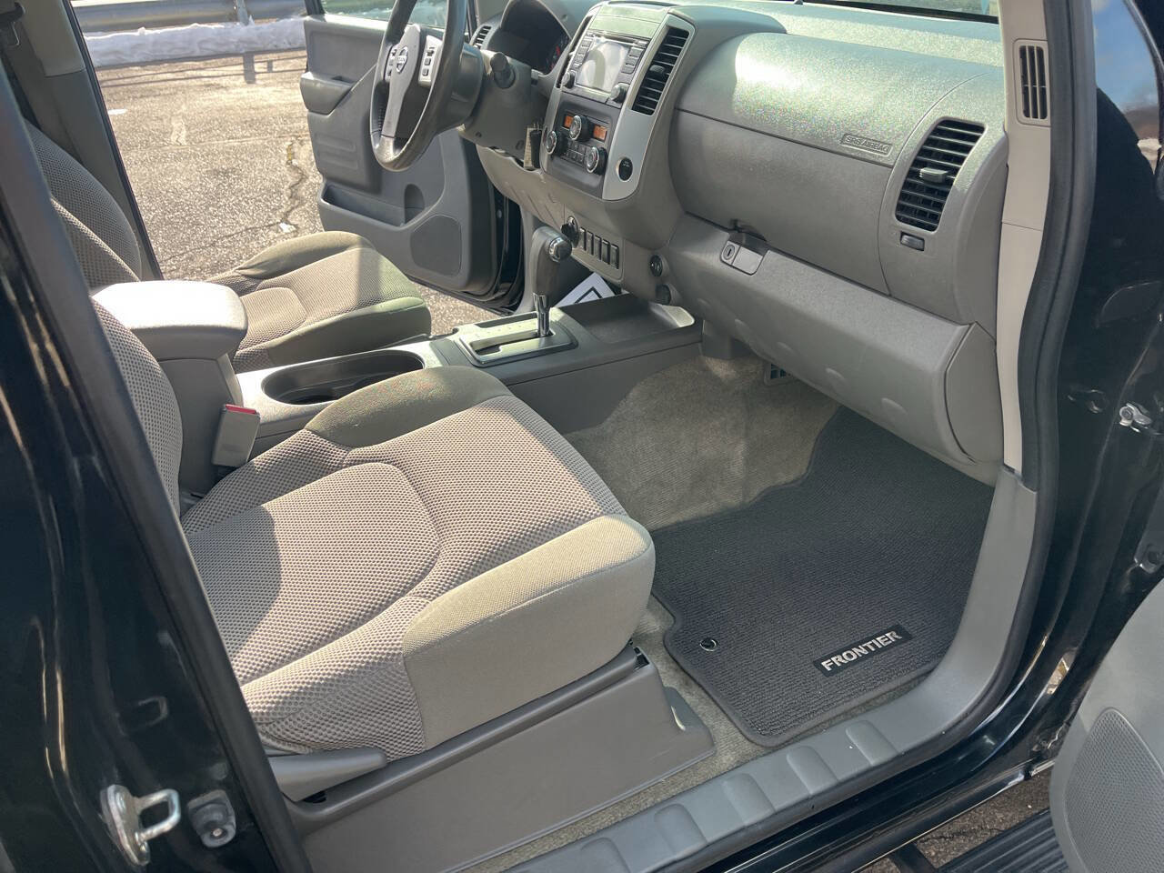 Used 2017 Nissan Frontier SV w/ SV Value Truck Package image 34