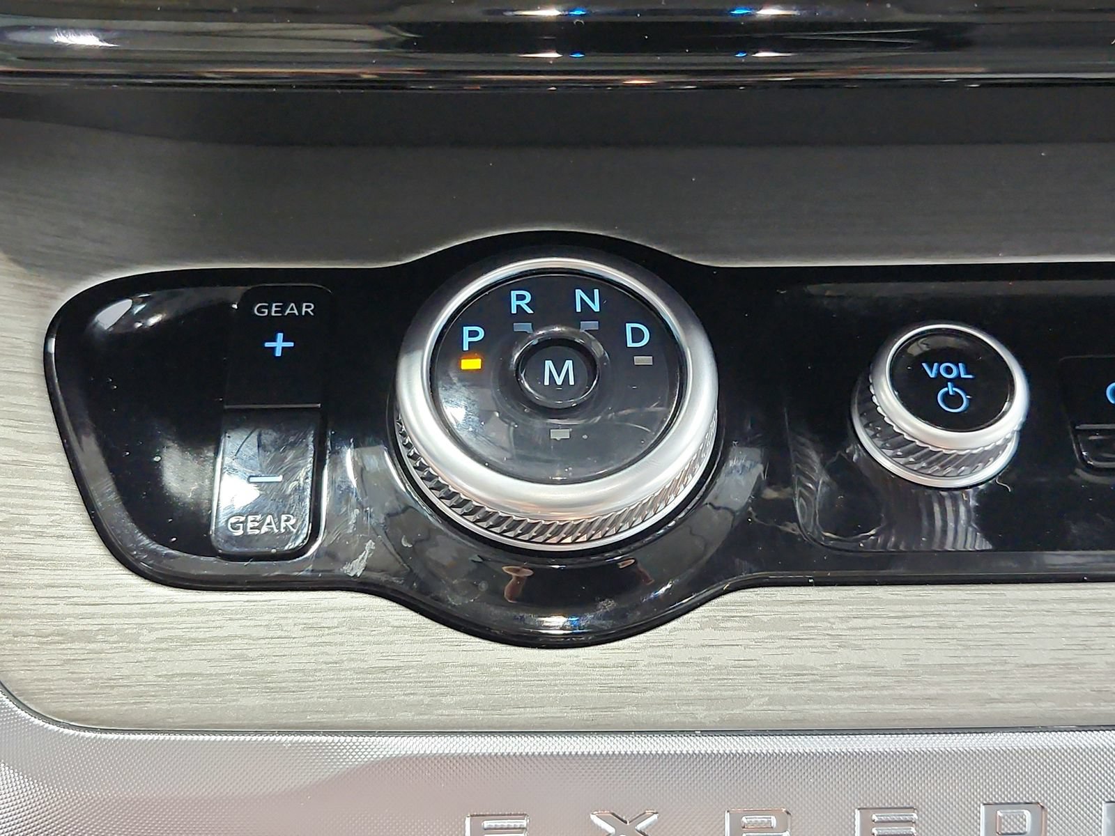 Used 2025 Ford Expedition Platinum w/ Driver's Package AWD/4WD image 29