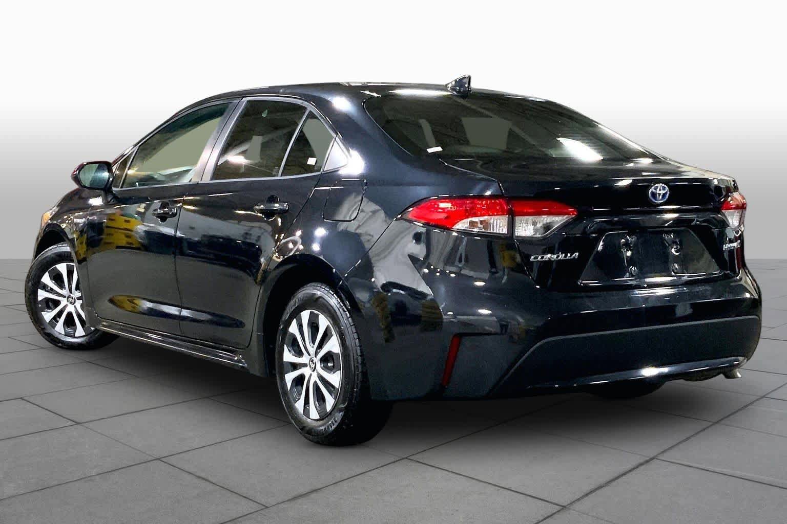 Used 2020 Toyota Corolla LE FWD image 12