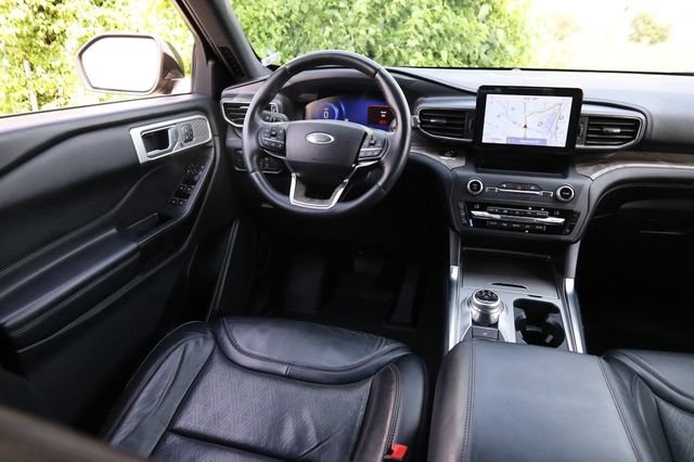 Used 2020 Ford Explorer Platinum AWD/4WD image 25