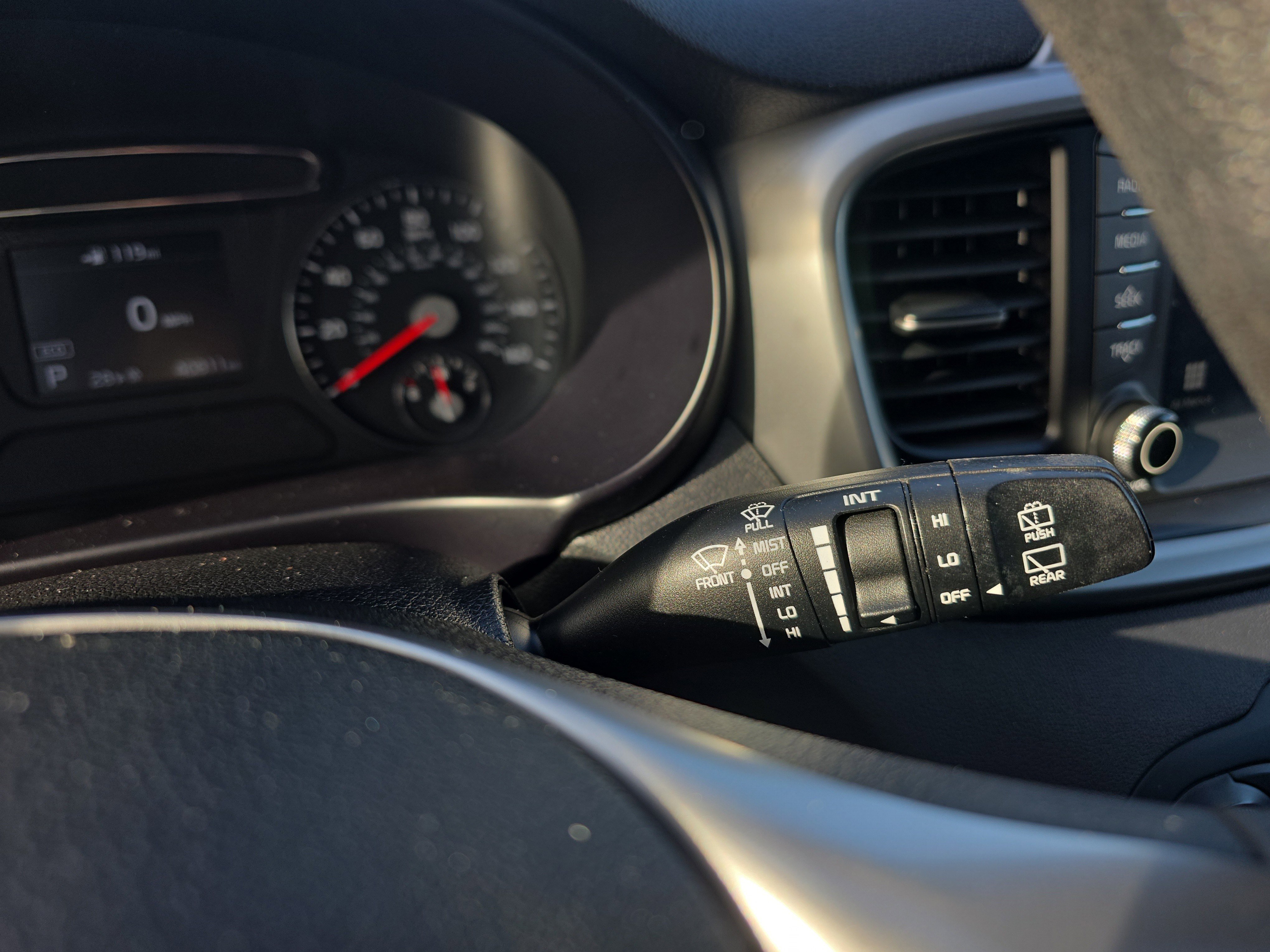 Used 2019 Kia Sorento LX image 33