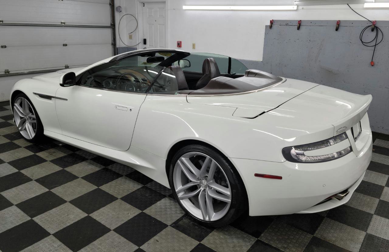 Used 2014 Aston Martin DB9 Volante RWD image 3