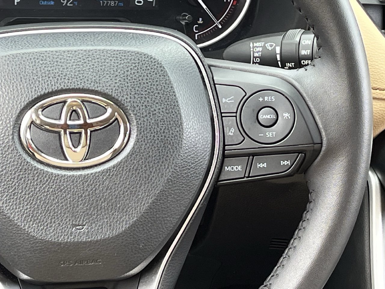 Used 2025 Toyota RAV4 XLE Premium FWD image 14