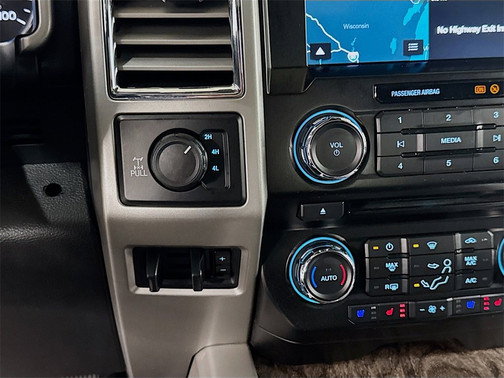 Used 2017 Ford F350 Lariat image 16