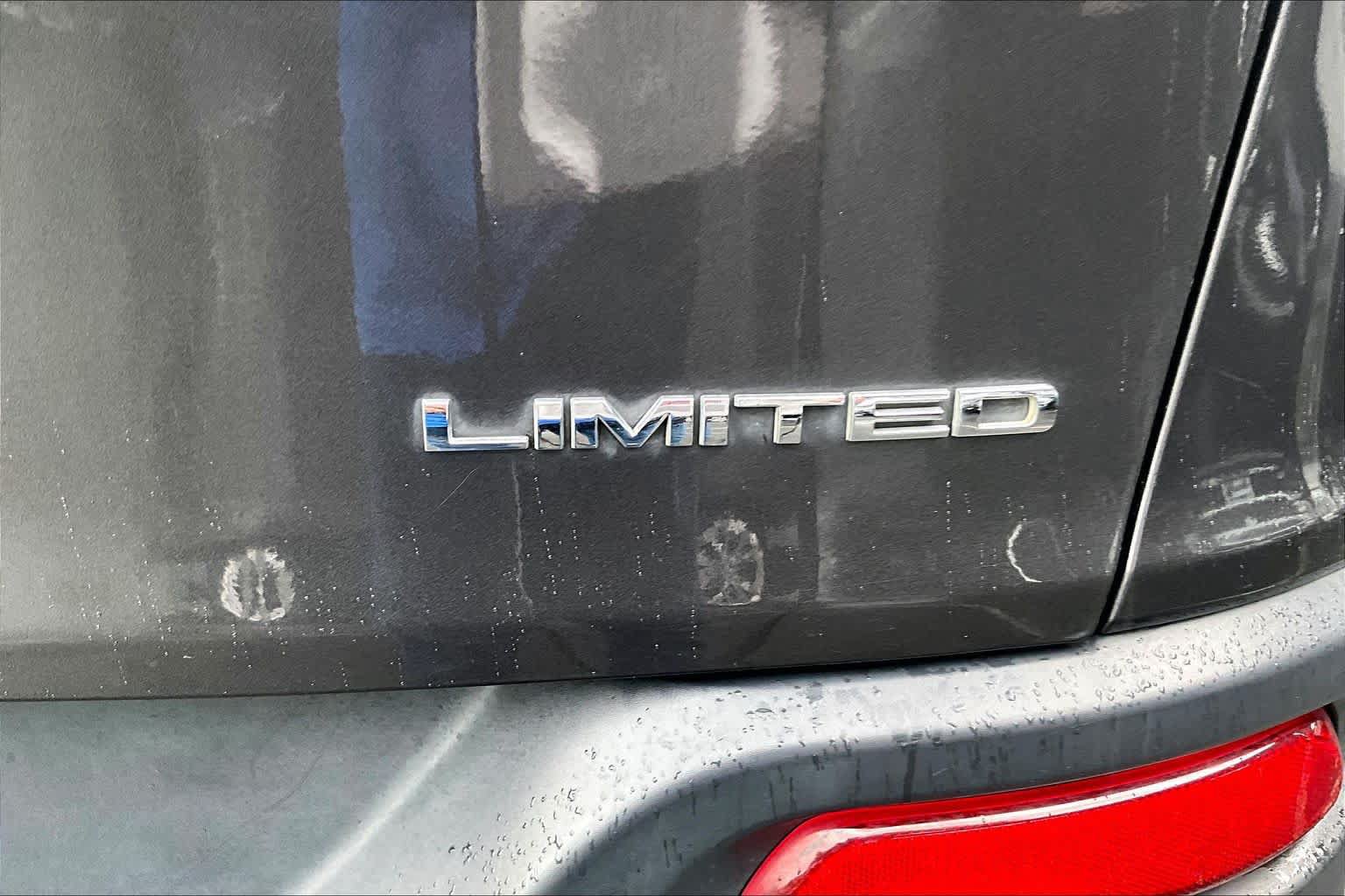 Used 2016 Jeep Cherokee Limited FWD image 10