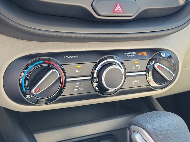Used 2025 Kia Soul LX w/ LX Technology Package FWD image 28