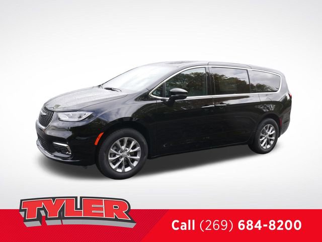 New 2026 Chrysler Pacifica Select AWD/4WD image 3