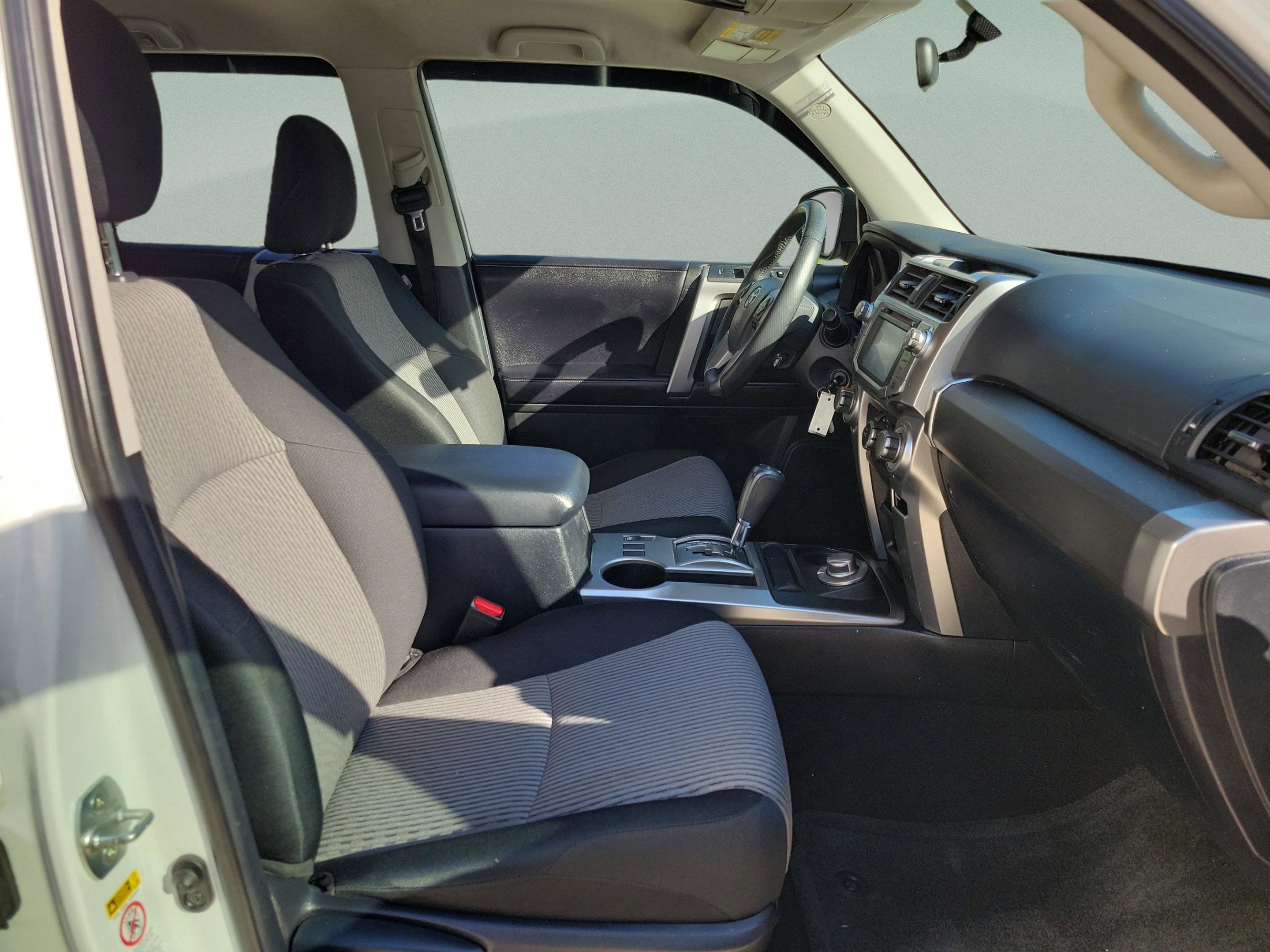 Used 2018 Toyota 4Runner SR5 AWD/4WD image 6