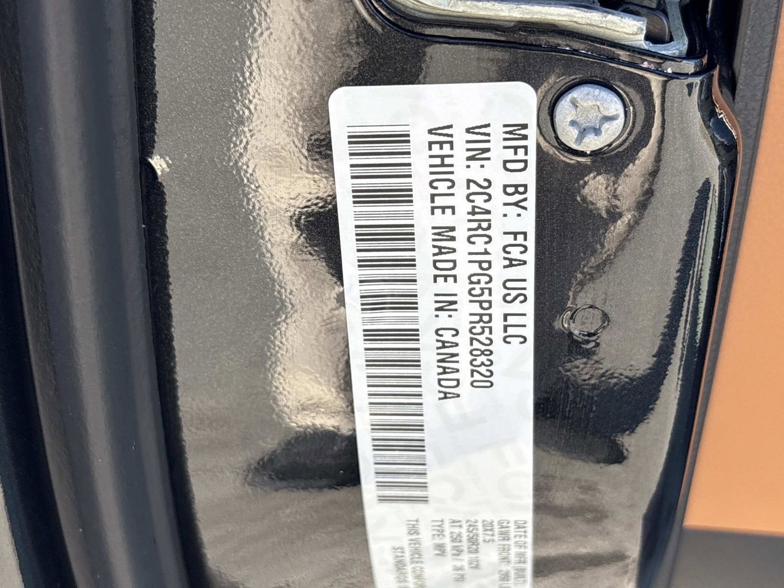 Used 2023 Chrysler Pacifica Pinnacle image 35