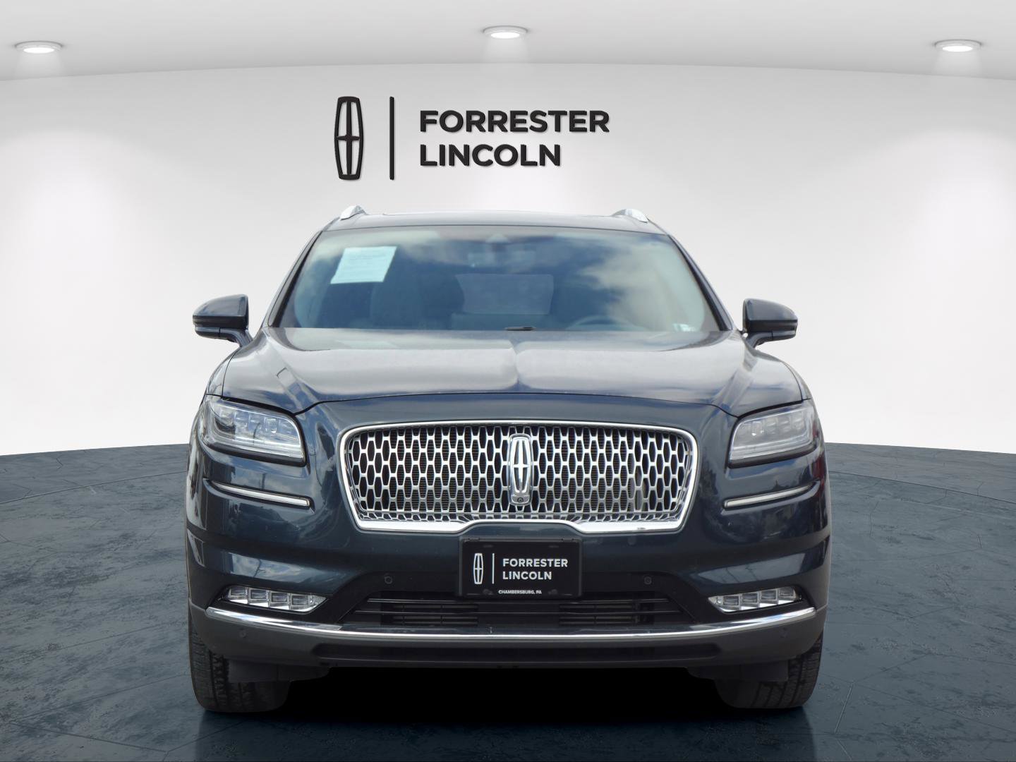 Used 2023 Lincoln Nautilus Reserve w/ Equipment Group 202A image 8