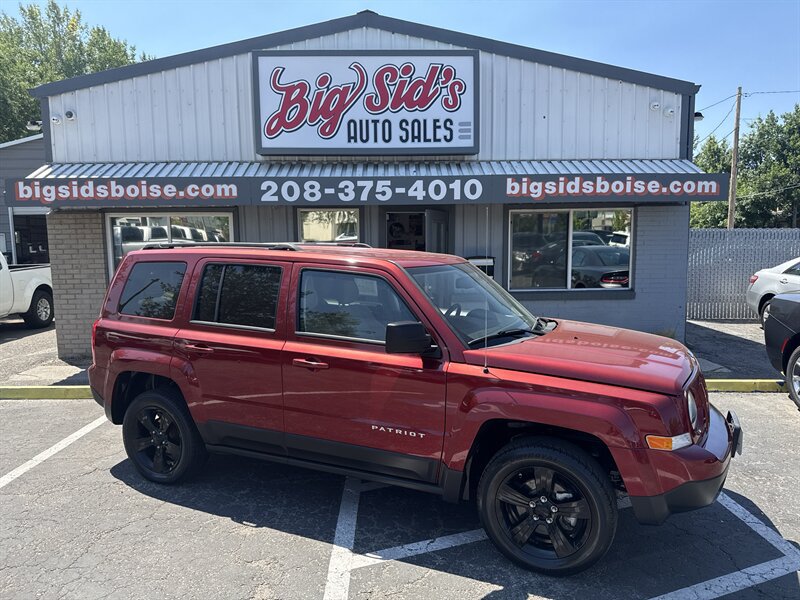 Used 2012 Jeep Patriot Latitude w/ Altitude Pkg AWD/4WD image 1