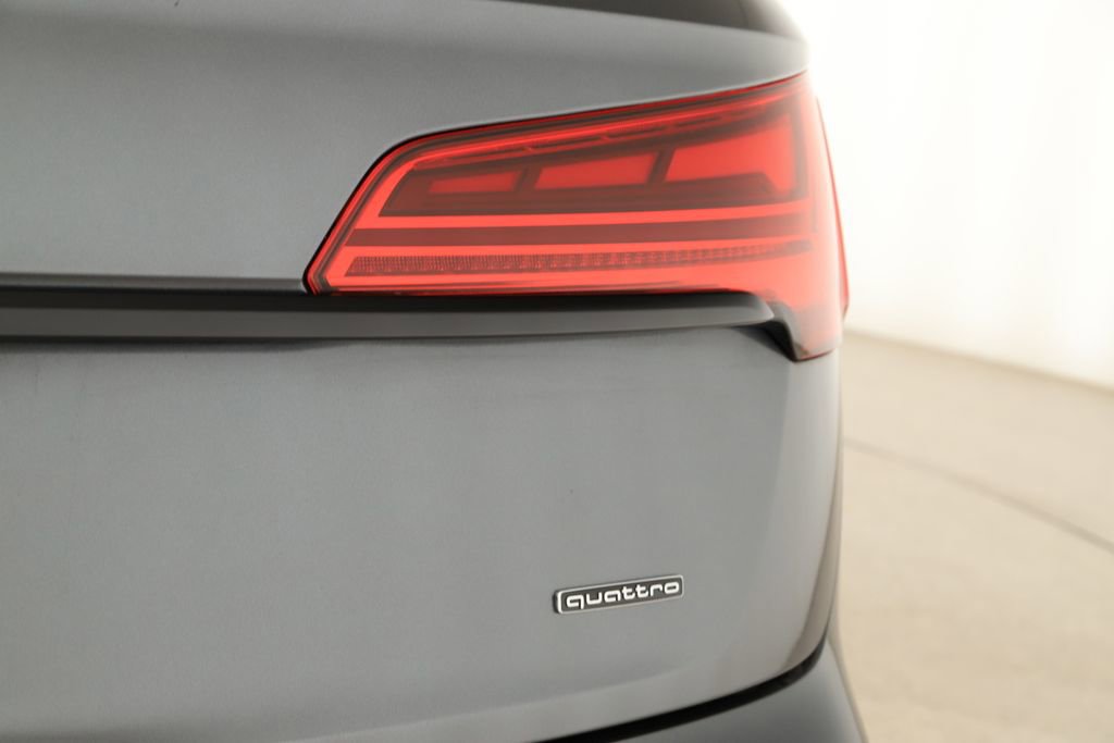 Used 2025 Audi Q5 e Premium Plus w/ Premium Plus Package image 30