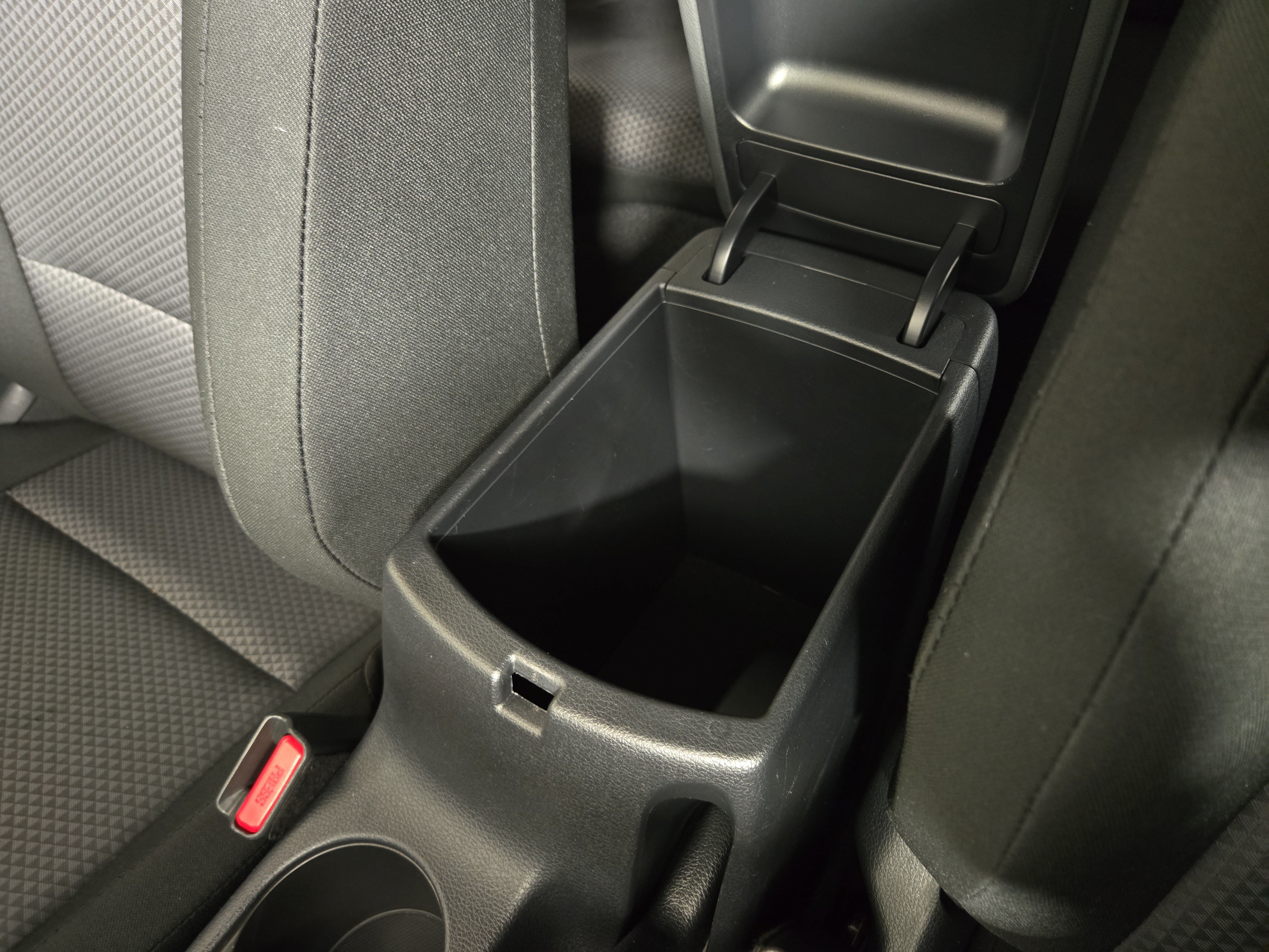 Used 2024 Kia Soul LX w/ LX Technology Package FWD image 29