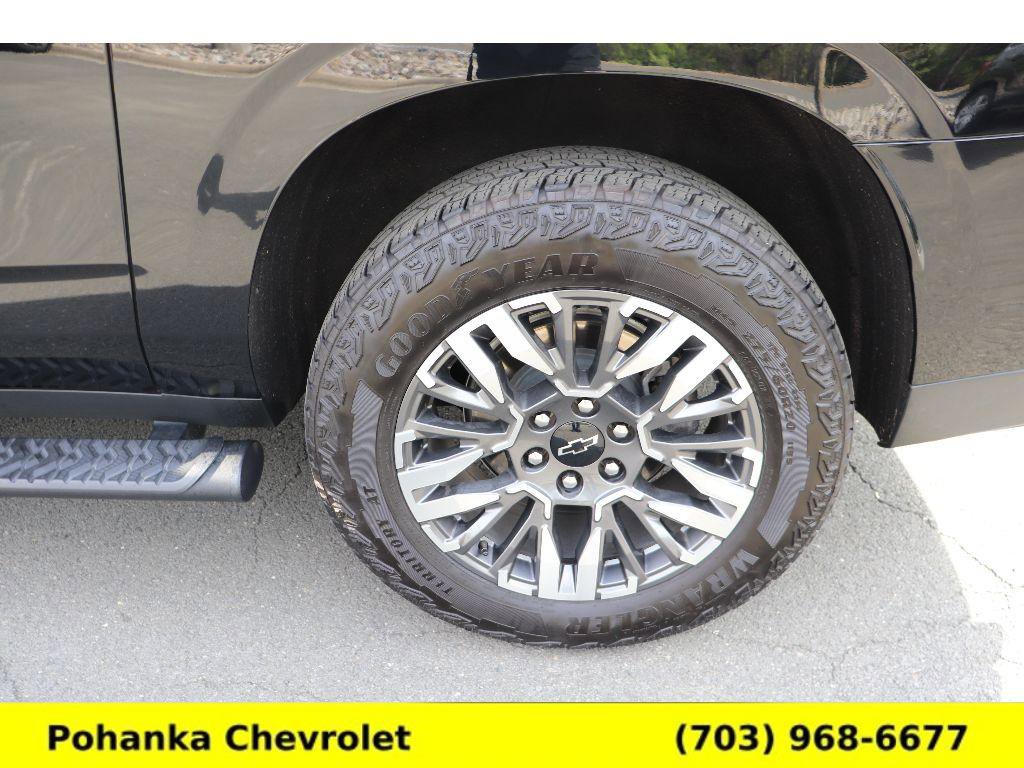 Certified 2025 Chevrolet Suburban Z71 image 29