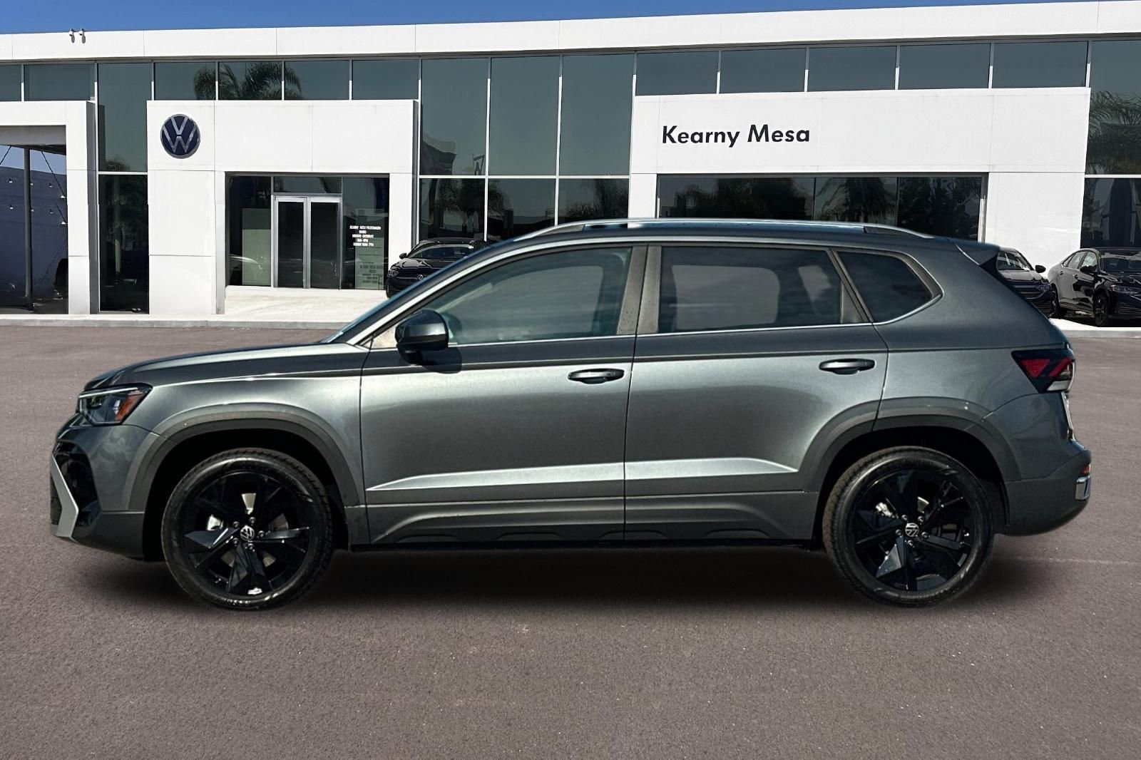 New 2026 Volkswagen Taos SE FWD image 7