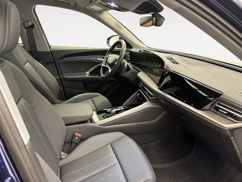 Used 2025 Audi Q5 Premium image 15