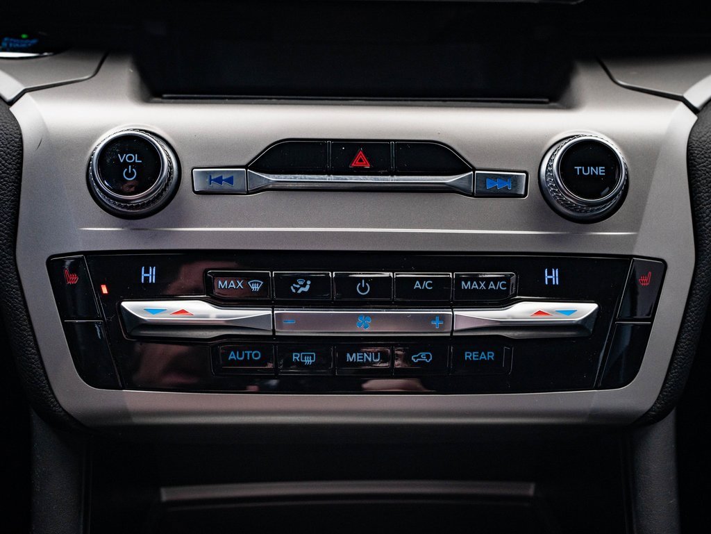 Used 2021 Ford Explorer XLT image 37