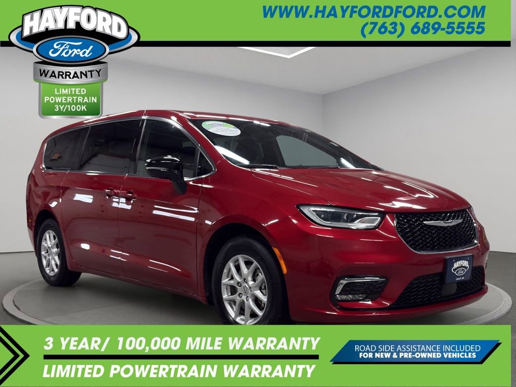 Used 2025 Chrysler Pacifica Select FWD image 7