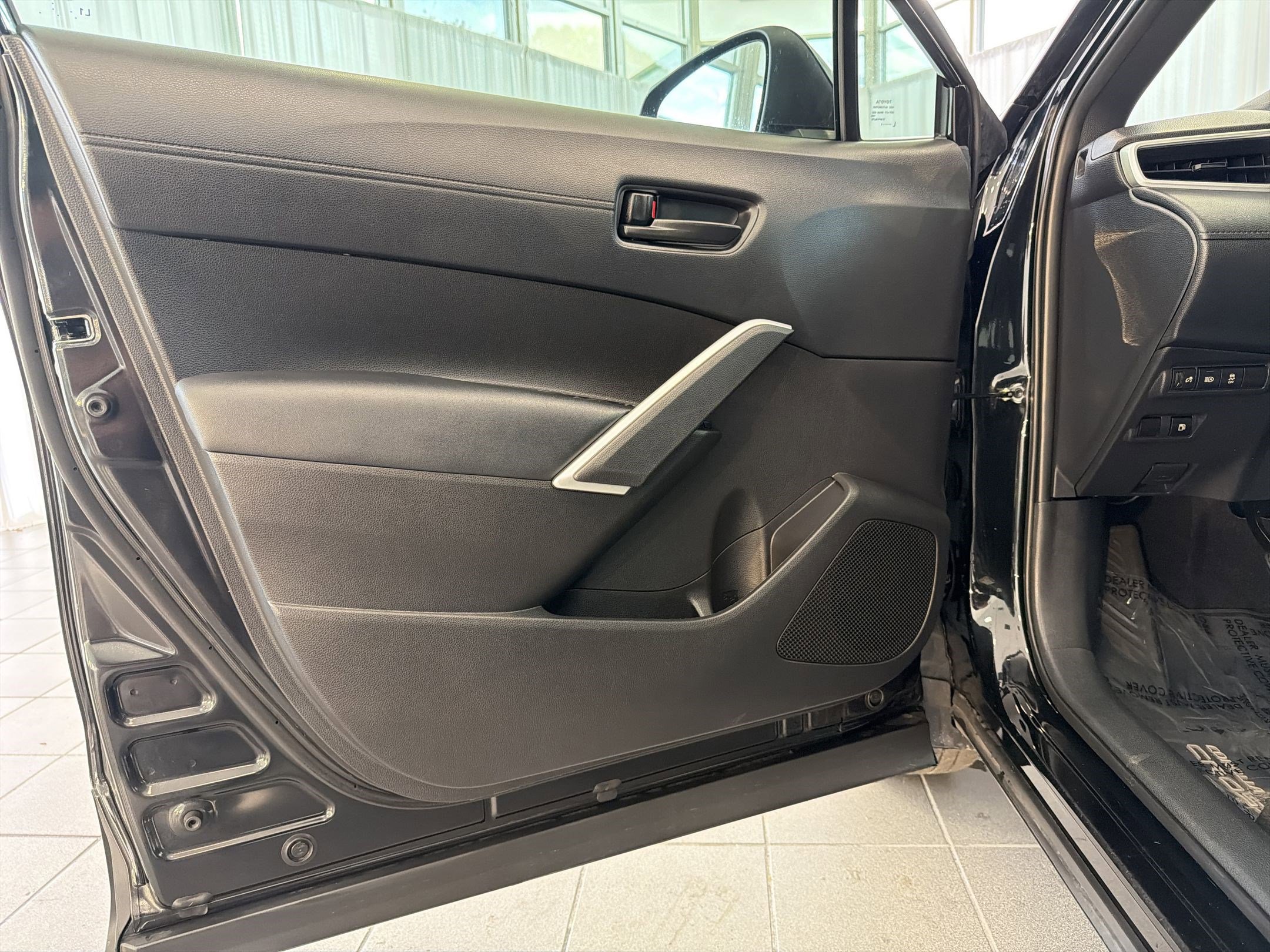 Used 2024 Toyota Corolla Cross SE image 20