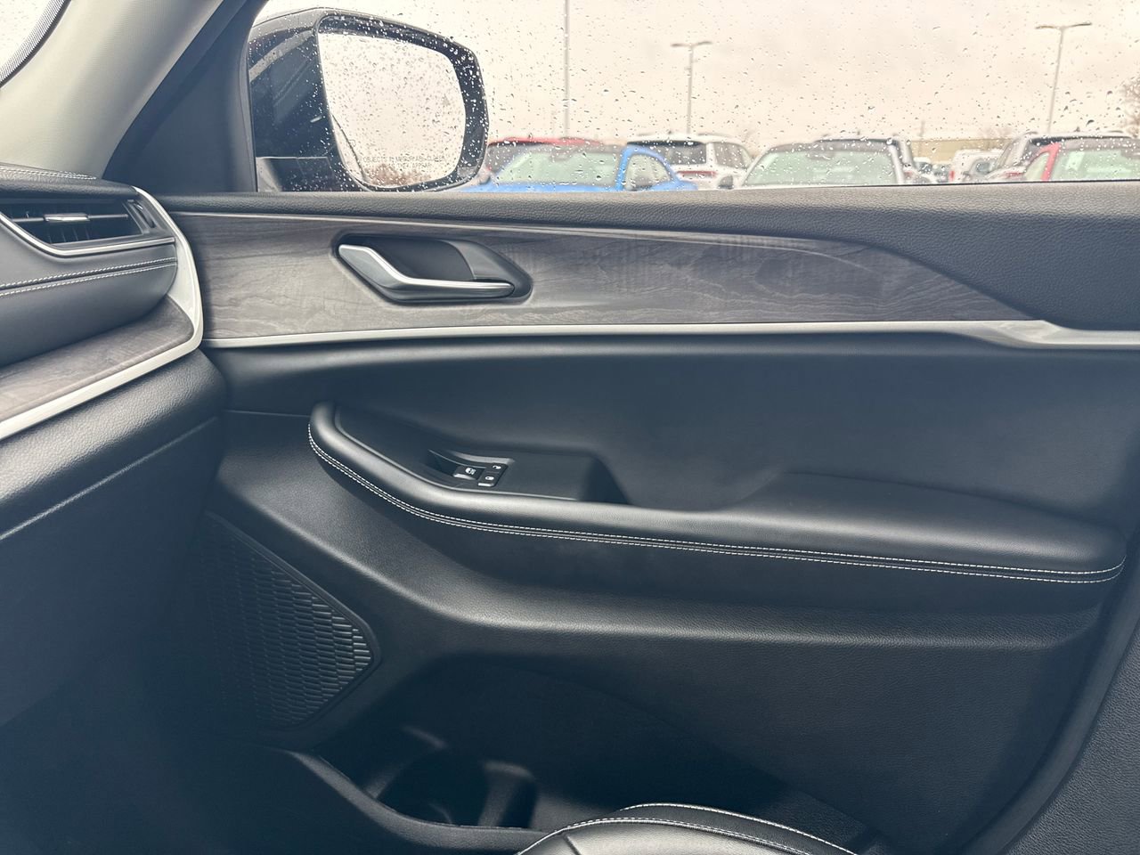 Used 2023 Jeep Grand Cherokee L Limited image 25