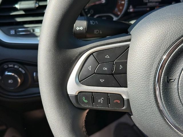 Used 2021 Jeep Renegade Latitude AWD/4WD image 21