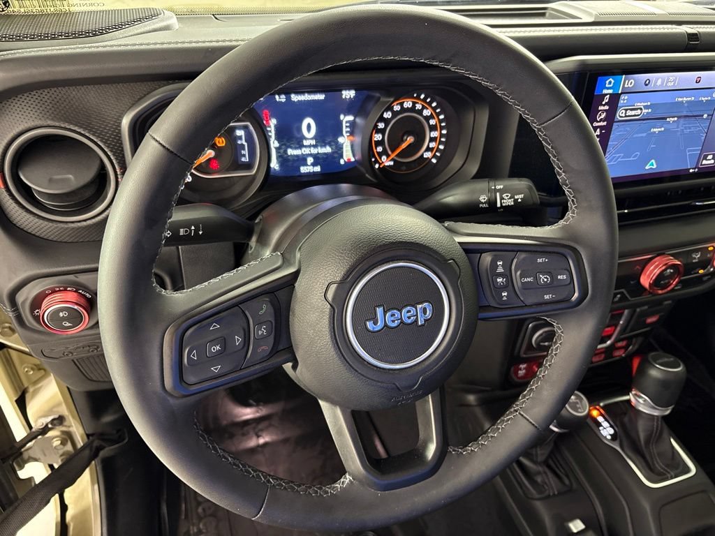 Used 2025 Jeep Gladiator Rubicon w/ Technology Group AWD/4WD image 37