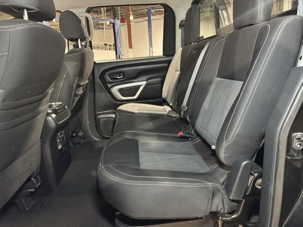 Used 2018 Nissan Titan SV w/ SV Convenience Package image 35
