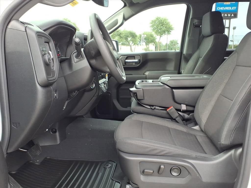 New 2026 Chevrolet Silverado 1500 Custom RWD image 16