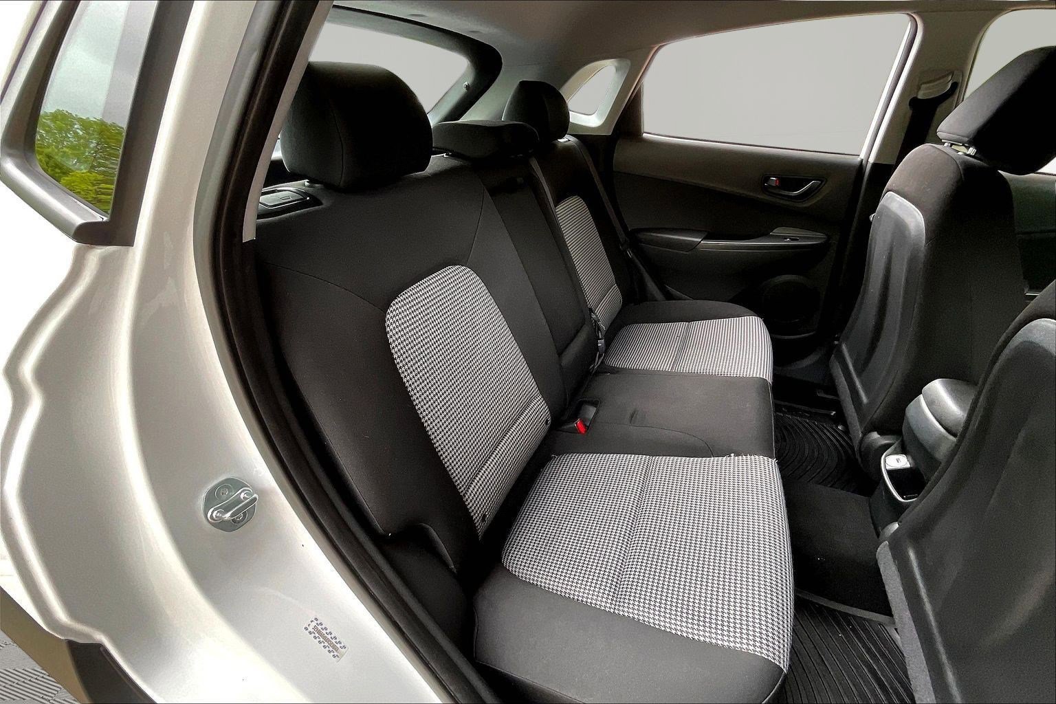 Used 2023 Hyundai Kona SE w/ Cargo Package AWD/4WD image 24