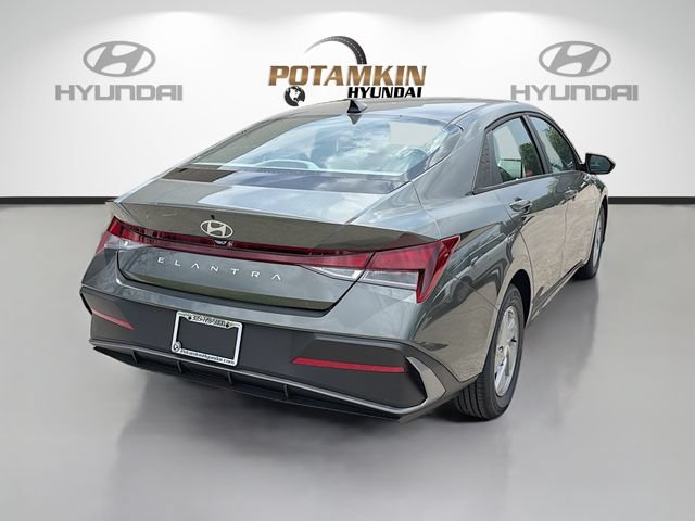 New 2026 Hyundai Elantra SE FWD image 5