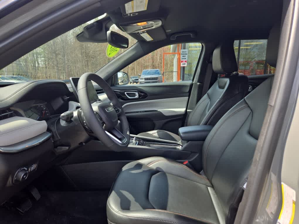 Used 2024 Jeep Compass Limited AWD/4WD image 27