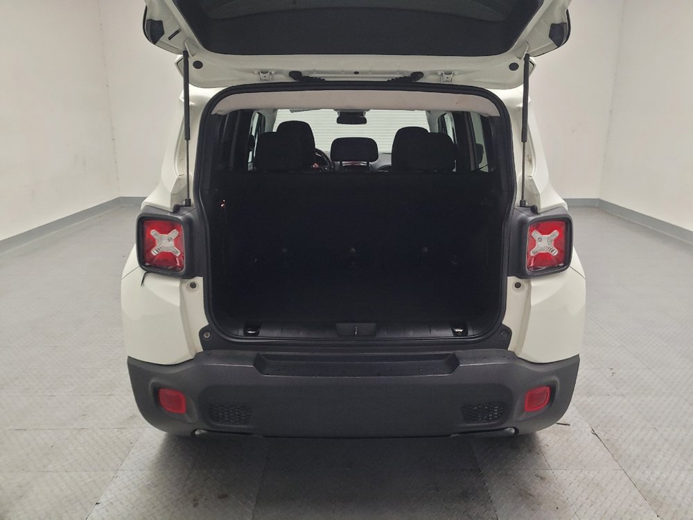 Used 2020 Jeep Renegade Altitude FWD image 29