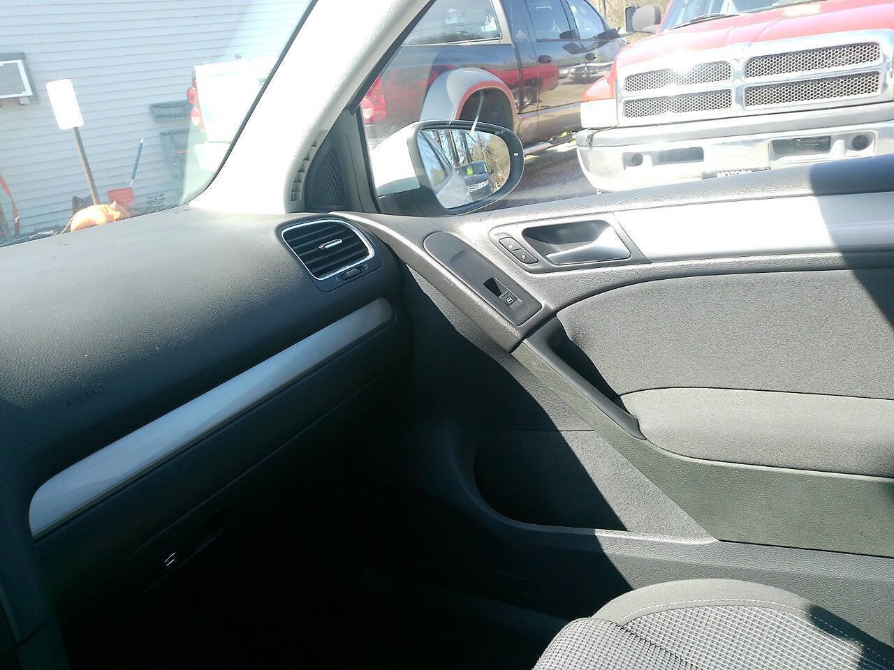 Used 2013 Volkswagen Golf 2-Door image 31