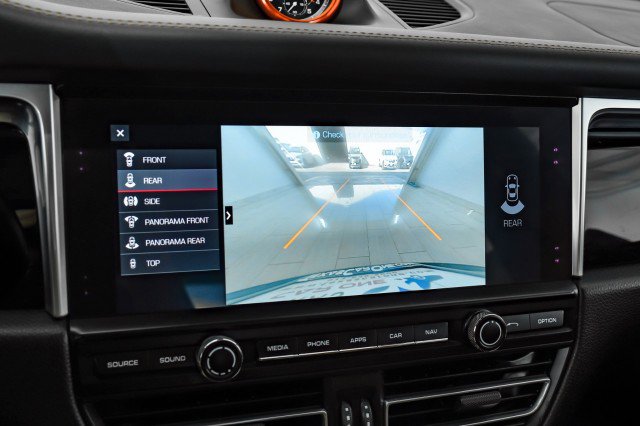 Used 2021 Porsche Macan image 19