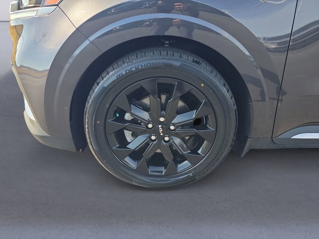 Used 2024 Kia Carnival SX Prestige image 9