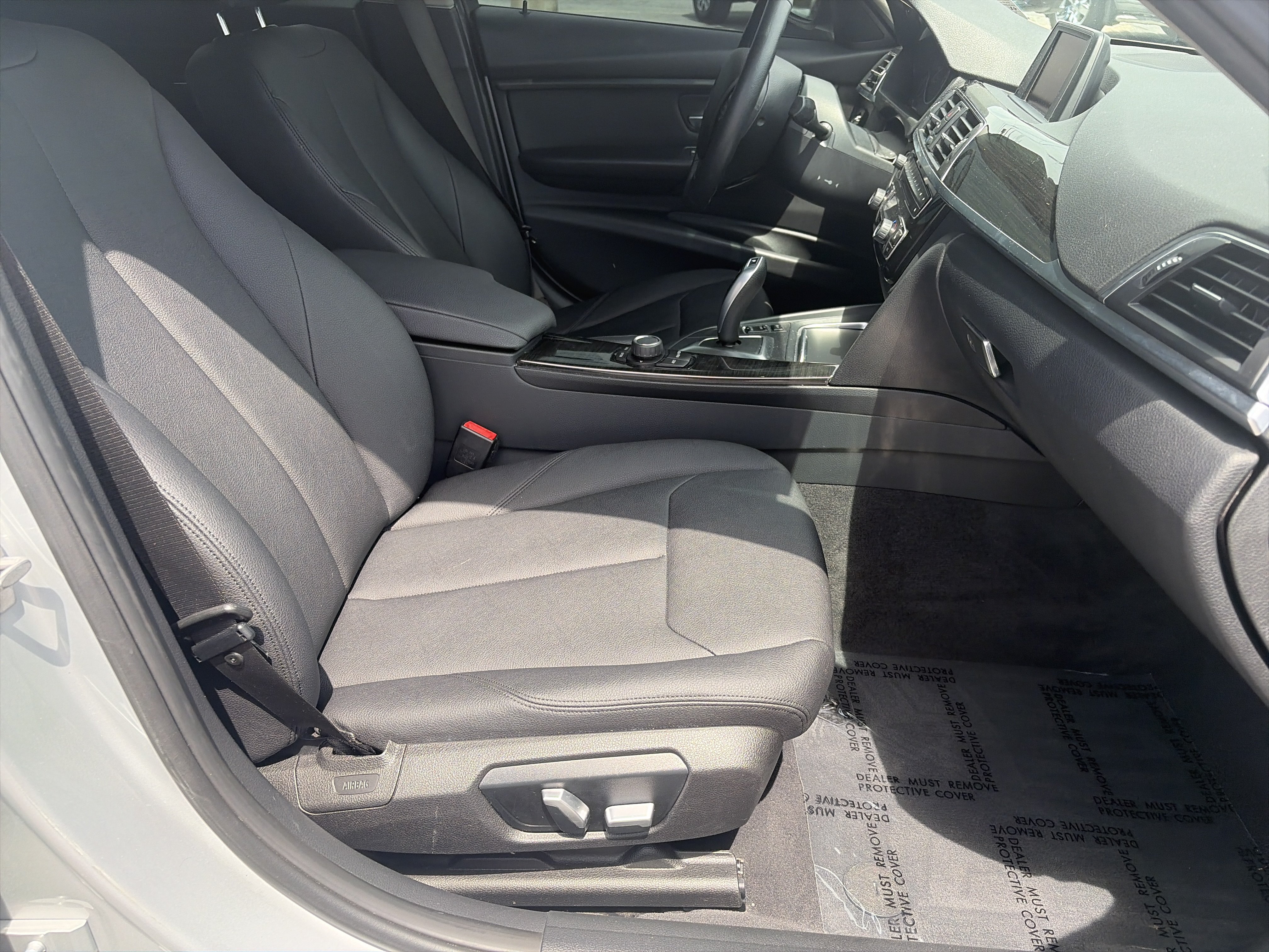 Used 2018 BMW 320i xDrive Sedan AWD/4WD image 24