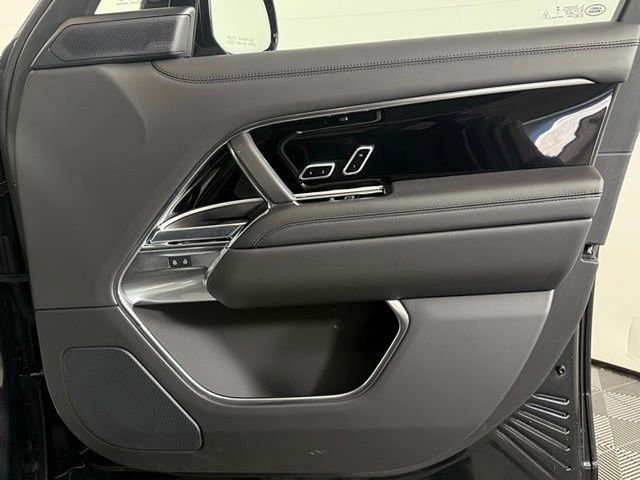 New 2025 Land Rover Range Rover SE image 20