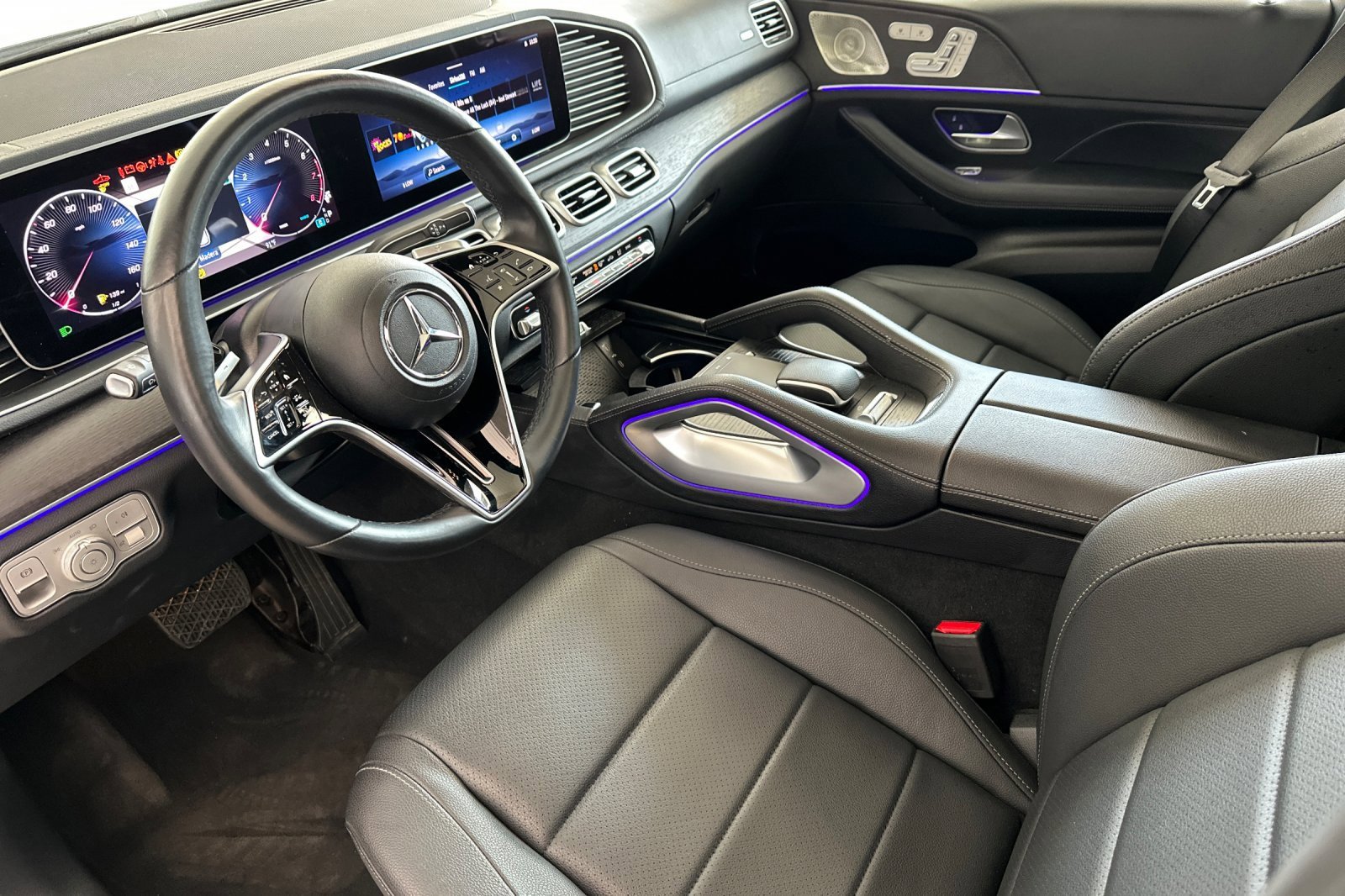 Used 2024 Mercedes-Benz GLS 450 4MATIC image 10