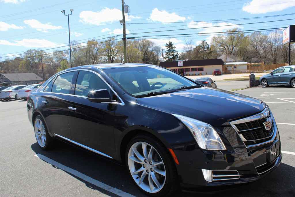 Used 2017 Cadillac XTS Premium Luxury image 3