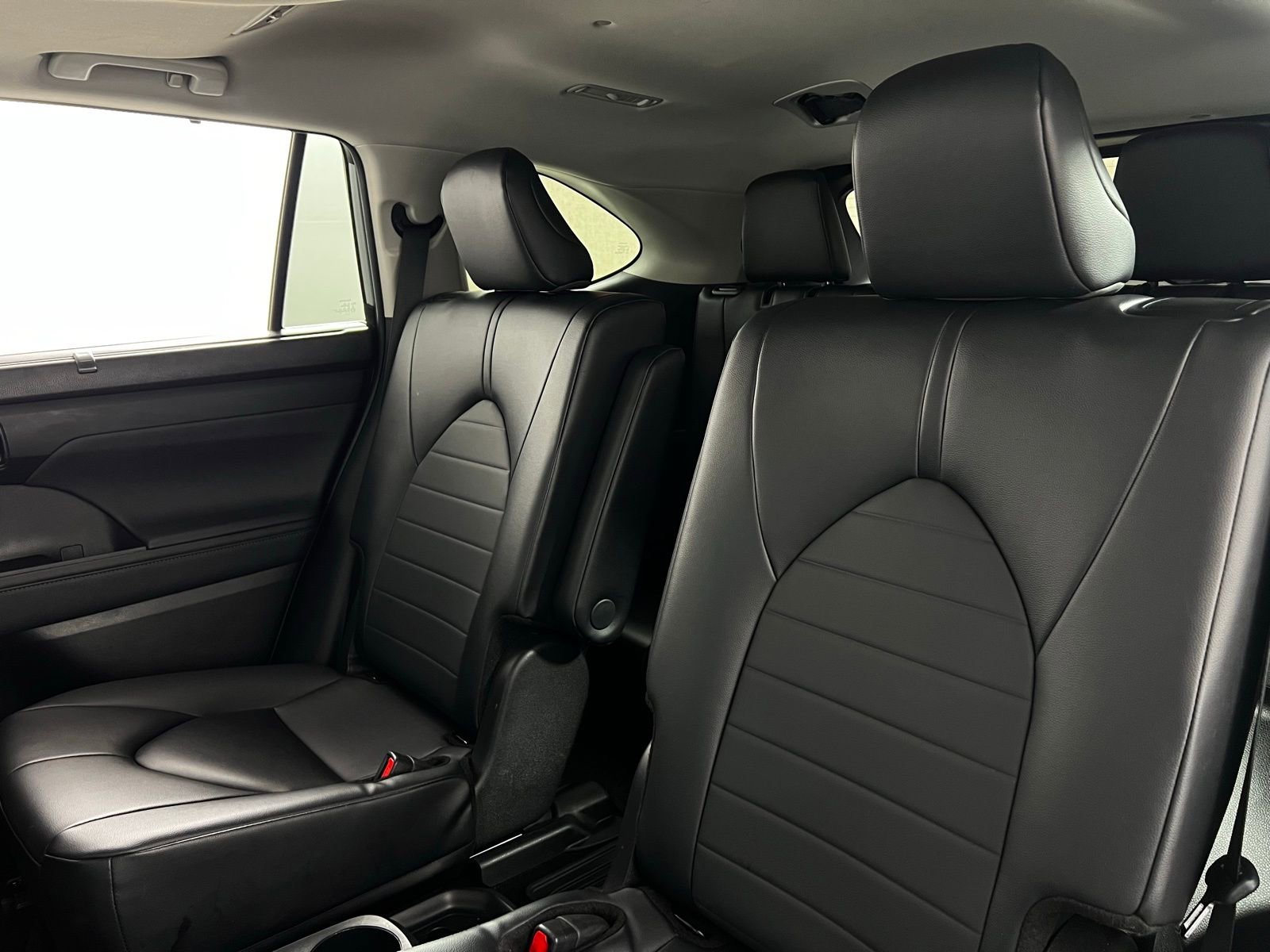 Certified 2024 Toyota Highlander XLE image 23