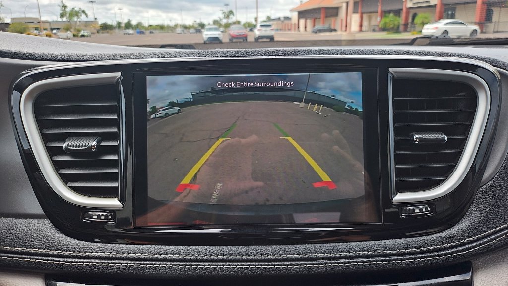 Used 2022 Chrysler Pacifica Touring-L FWD image 36