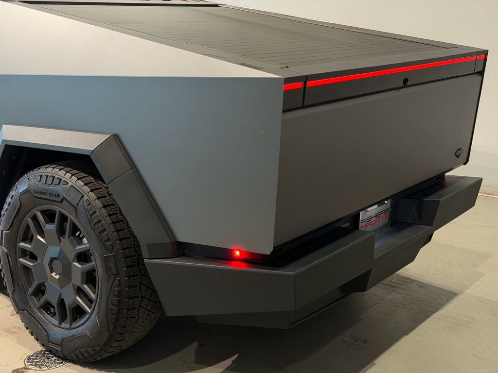 Used 2024 Tesla Cybertruck AWD Crew Cab image 9