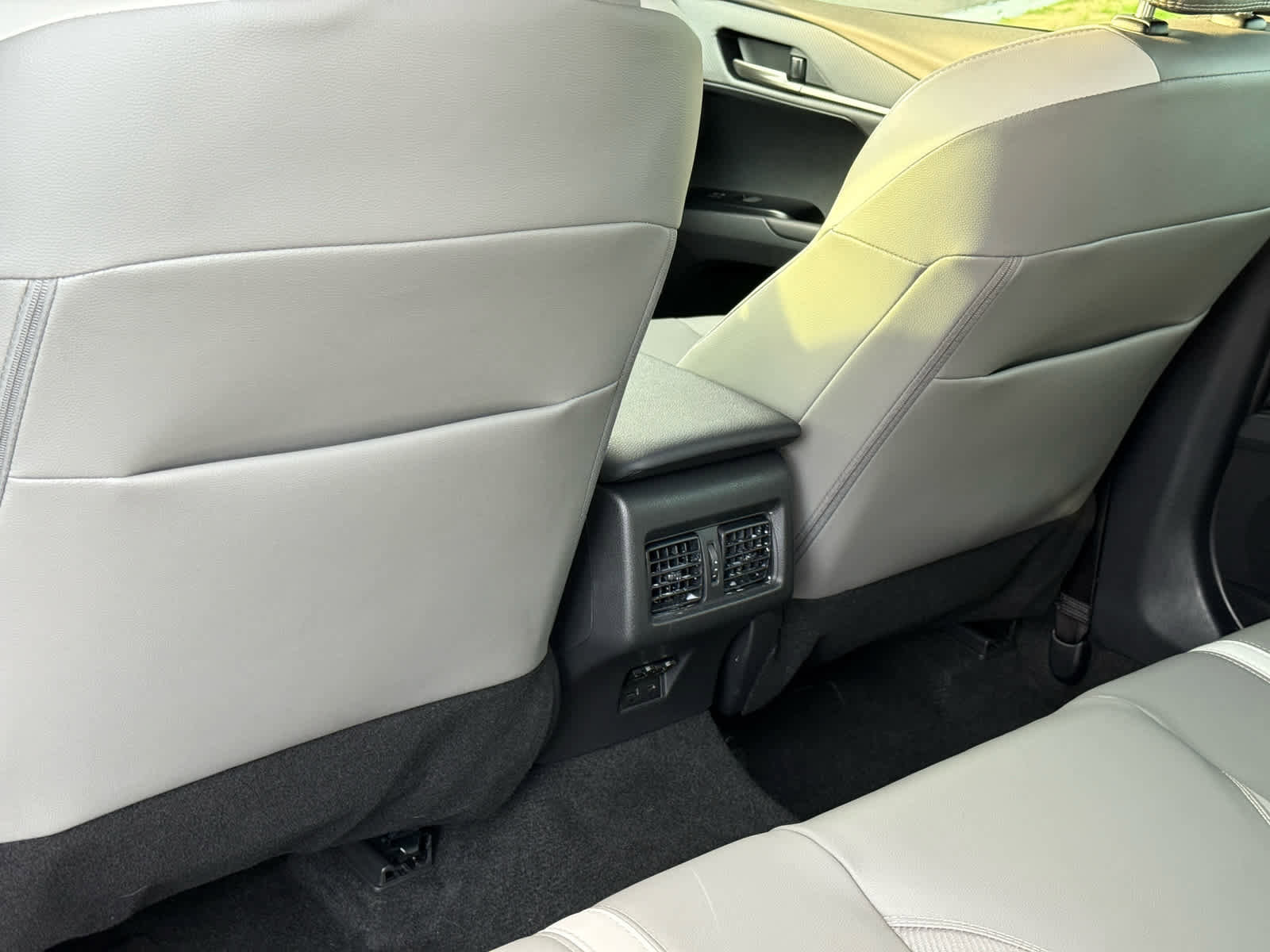 Used 2025 Toyota Camry SE image 26