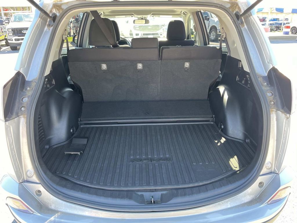 Used 2017 Toyota RAV4 XLE image 19