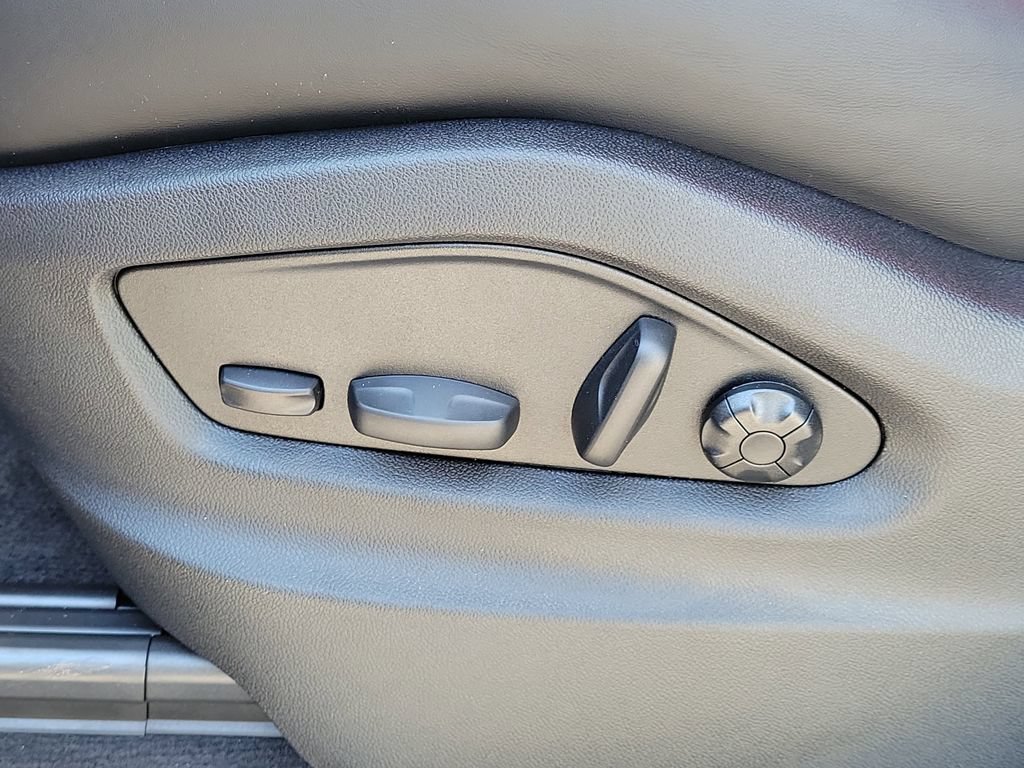 New 2026 Porsche Cayenne Coupe AWD/4WD image 28