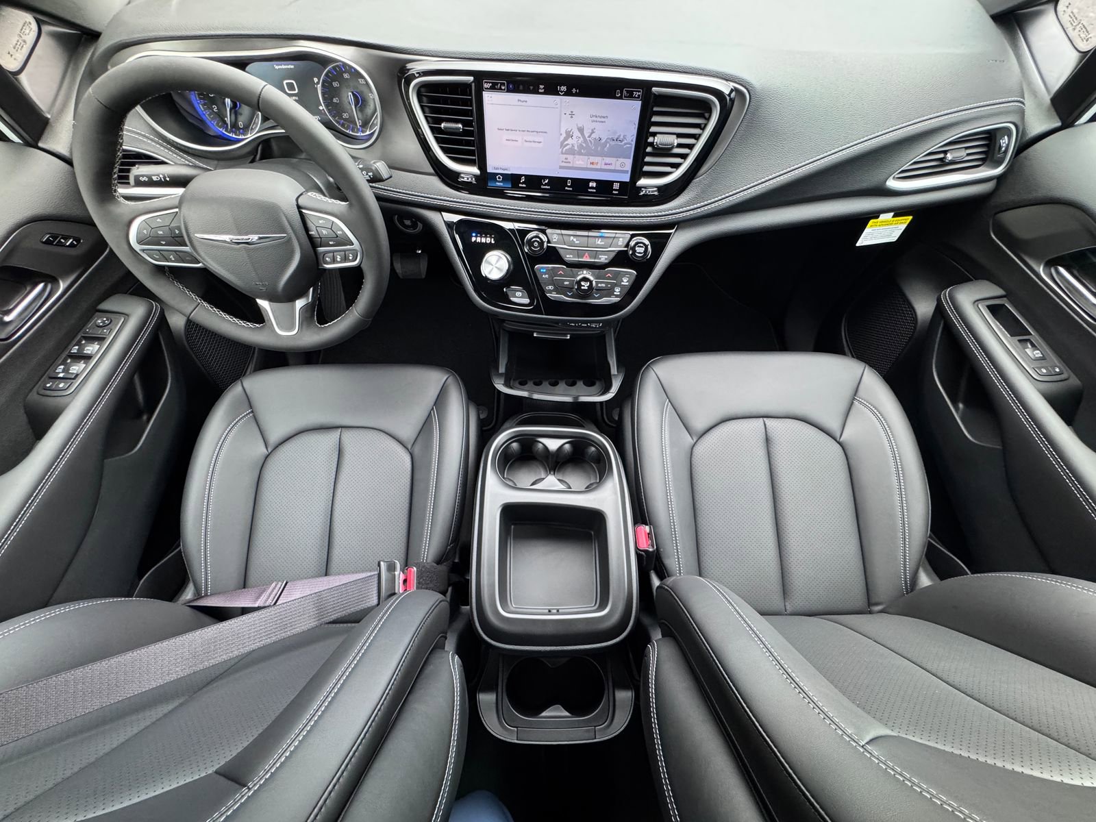 New 2025 Chrysler Pacifica Select AWD/4WD image 2