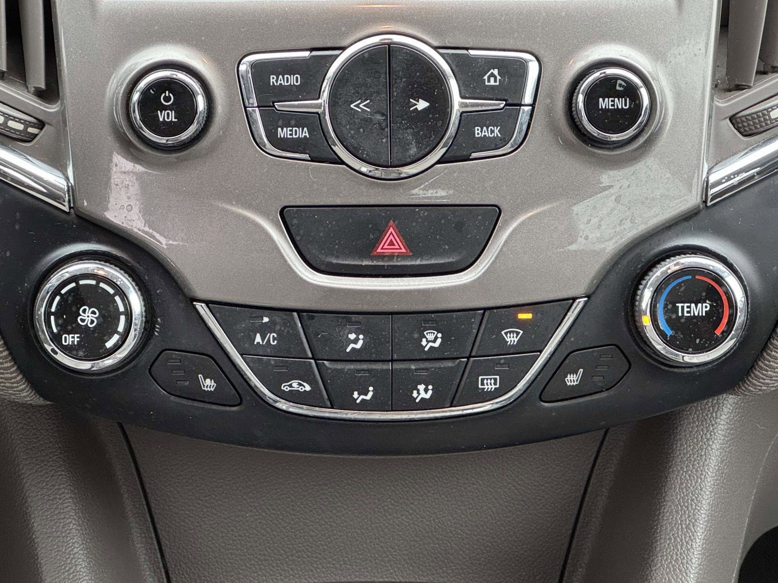 Used 2018 Chevrolet Cruze LT w/ Sun And Sound Package image 19
