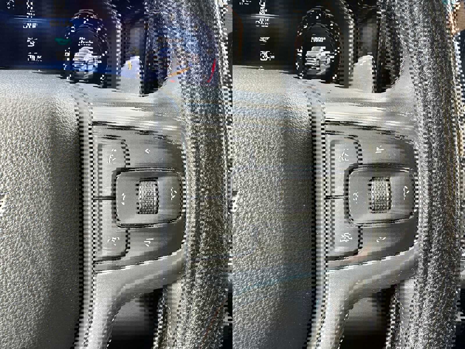 Used 2023 Chevrolet Silverado 1500 LTZ image 35